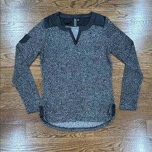 Ladies lightweight Gray Sweater with faux leather details